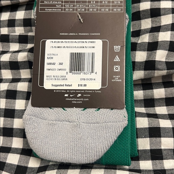 Nike Performance Cushioned Soccer over the calf socks Green 4-6 Youth #B-24 bag - Picture 3 of 4